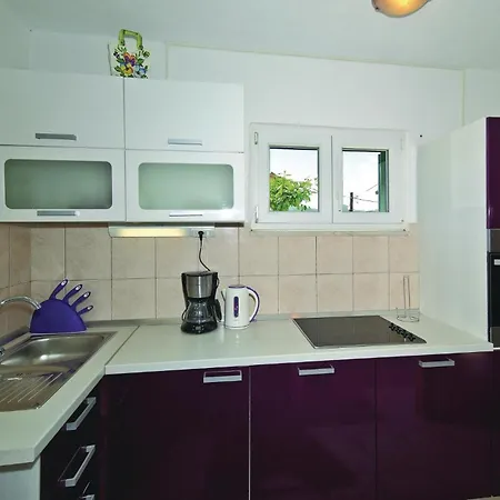 Apartman With Sea View 05