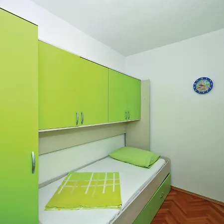 With Sea View 05 Apartman *