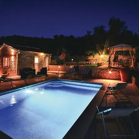 Apartament With Sea View 05 *