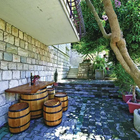 Apartament With Sea View 05