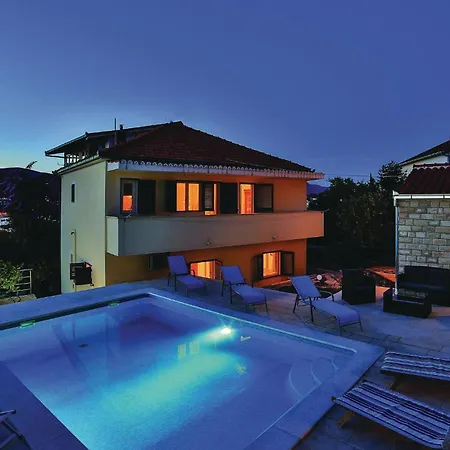 With Sea View 05 Apartman Trogir