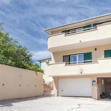 Apartman With Sea View 05