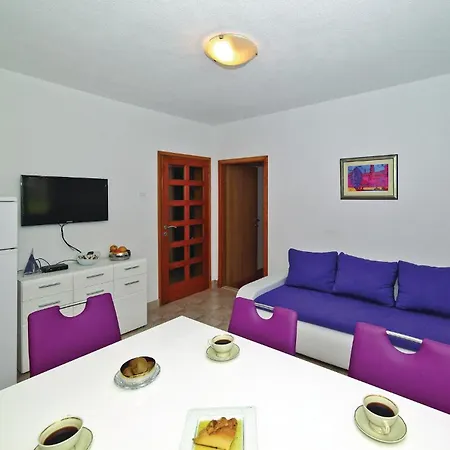 Apartman With Sea View 05